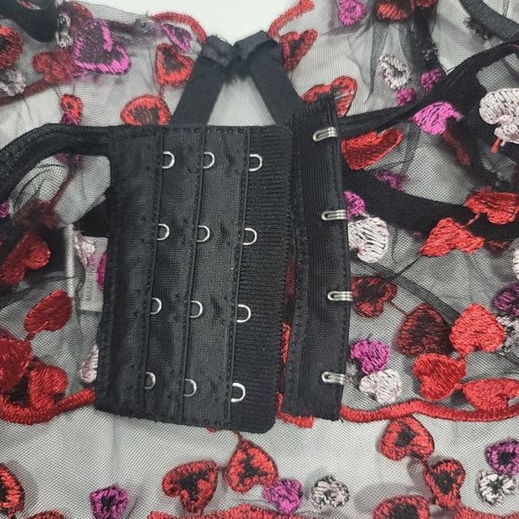 Embroidered Heart Mesh Underwire Lingerie Set 3 Piece - Picture 9 of 10